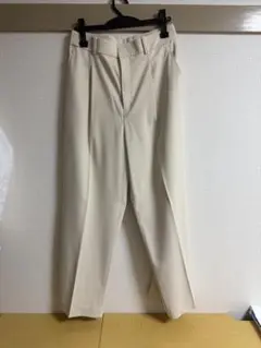 ユニクロ　タックワイドパンツ　01 off-white