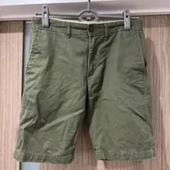 オリーブグリーン ショートパンツ