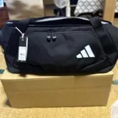 adidas ブラック ダッフルバッグ 中型