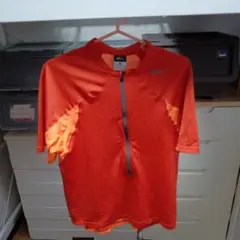 Nike Dri-FIT オレンジ トップスとMizuno グレーショーツ