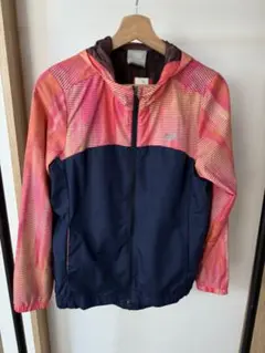 New Balance フード付きウィンドブレーカー ネイビー/ピンク