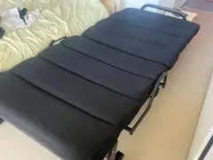 黒の折りたたみベッド/foldable bed with rollers