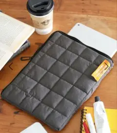 ニコアンド　キルトタブレットケース　チャコール