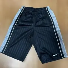 Nike 黒 ハーフパンツ M 150