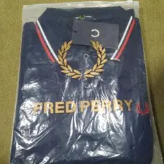 FRED PERRY ネイビーポロシャツ