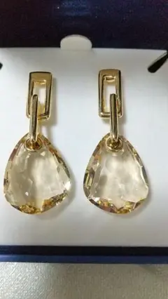 スワロフスキー ピアス