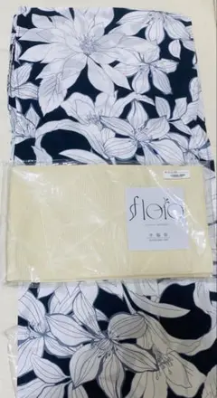 新品未使用☆紺地百合　浴衣　12000円程度
