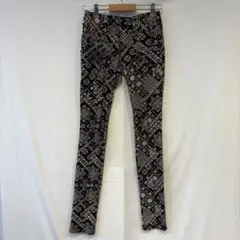 ジェットレーベル　ストレートパンツ　ノルディック柄　フィット感　ストレッチ