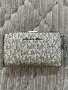 MICHAELKORS マイケルコース二つ折り財布 ロゴ ベージュ ゴールド金具