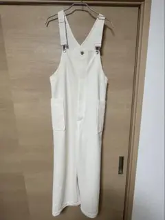 ホワイト　サロペット
