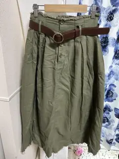 オリーブ色ロングスカート ベルト付き