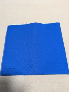 青と白のキルティング生地