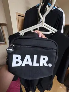 BALR. ブラック ボディバッグ