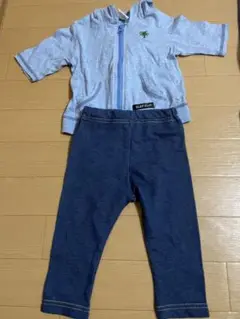 SLAPSLIPの7部くらいのパーカーと西松屋のデニムレギンス
