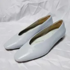 美品 AKakura アカクラ レザー Vカット フラット パンプス 22.5