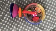 カラフルな回転おもちゃ