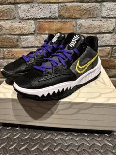 NIKE時代の名作⭐︎KYRIE 3 LOW EP KOBEインスパイアモデル