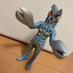 怪獣フィギュア　バルタン星人　ソフビ