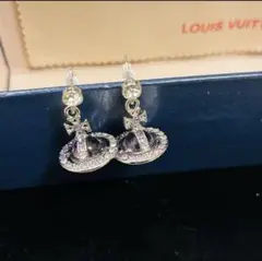 ヴィヴィアンウエストウッド Vivienne Westwood オーブピアス