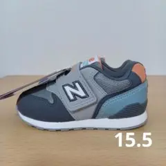 ニューバランス　スニーカー　15.5 新品未使用