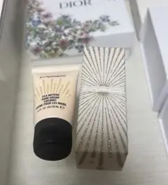mac シルクミトンズ　ハンドクリーム