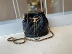CHANEL ブラック キルティング ショルダーバッグ