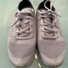 Under Armour HOVR グレー スニーカー