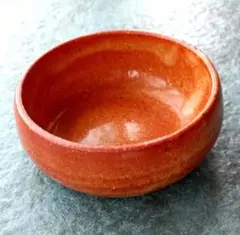 オレンジ色の陶器製ボウル2