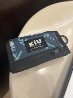 KiU 財布
