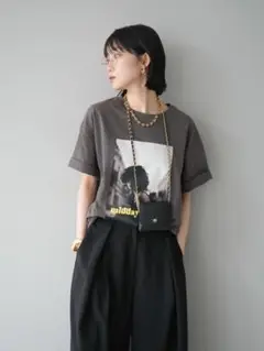 トップス ネオンロゴフォトプリントBIG Tシャツ チャコール Lumier