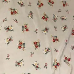 【新品美品】生地　No.7 はぎれ　リメイク　花　ポリエステル　ベージュ