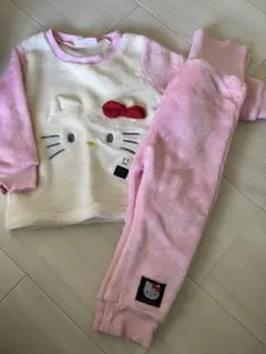 【数回使用、美品】腹巻部分少し汚れあり！キティちゃん 90 モコモコパジャマ