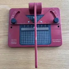 プラ板を切断する工具（チョッパー）です。ガンプラ、フィギュア