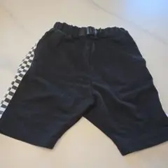 黒と白チェック柄のハーフパンツ110