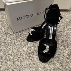 マノロブラニク ビジューサンダル