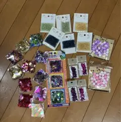 スパンコール　ビーズ　ポンポン ２４点セット