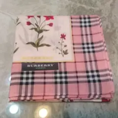 BURBERRY フラワープリント ハンカチ