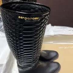 セルジオロッシ ロングブーツ エナメルキルティング