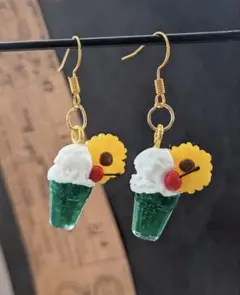 クリームソーダのピアス