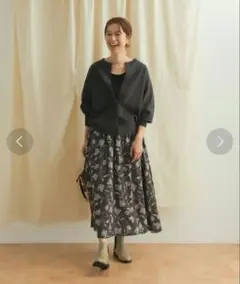 【極美品】アーバンリサーチ　レーヨン花柄スカート　チャコール　ロング　フレア　M