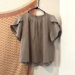 半袖ブラウス