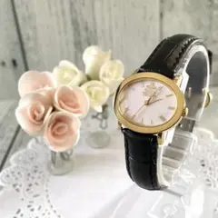 【美品】vivienne ヴィヴィアン 腕時計 レディース ピンク 楕円形