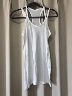 Y'sのホワイト コットンタンクトップ