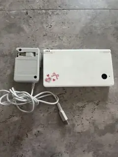 ニンテンドーDSiホワイト 充電器付き