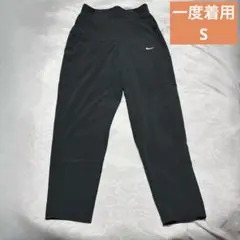 NIKE ヨガパンツ