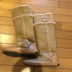 ①トリーバーチ ムートンブーツ
