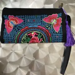 刺繍　ポーチ