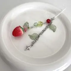 ビーズキーホルダー いちご モチーフ