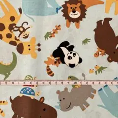 生地　アニマル柄　２m