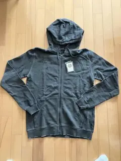 新品未使用　Beno ダメージ加工　パーカー　Mサイズ